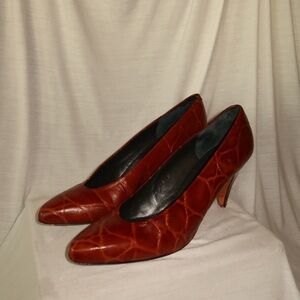 Evan Picone Spanish Croc Embossed Vintage Heels Pumps